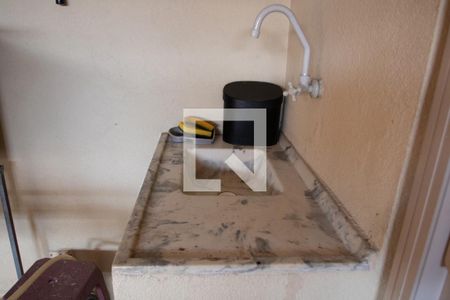Garagem de casa à venda com 3 quartos, 143m² em Jardim Sonia, São Paulo