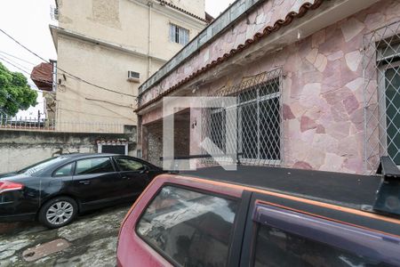 Garagem de casa à venda com 5 quartos, 300m² em Brás de Pina, Rio de Janeiro