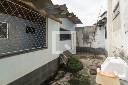 Casa fundos - Varanda de casa à venda com 5 quartos, 300m² em Brás de Pina, Rio de Janeiro