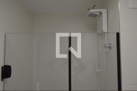 Banheiro de kitnet/studio para alugar com 1 quarto, 27m² em Ipiranga, São Paulo