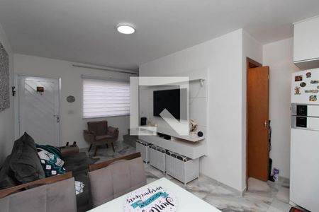 Sala de casa de condomínio à venda com 3 quartos, 99m² em Vila Nivi, São Paulo