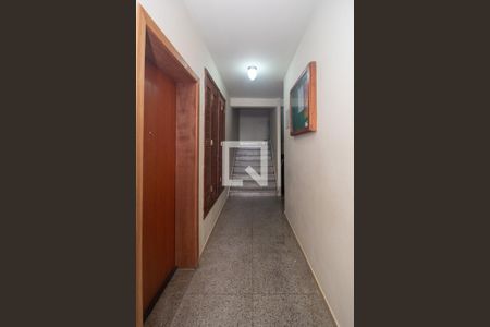 Hall de entrada de apartamento à venda com 2 quartos, 60m² em Santo Antônio, Porto Alegre