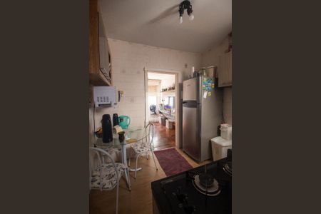 Cozinha de apartamento à venda com 2 quartos, 60m² em Santo Antônio, Porto Alegre
