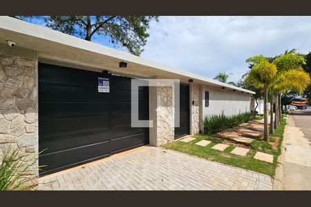 Fachada + Plaquinha de casa de condomínio à venda com 4 quartos, 500m² em Medeiros, Jundiaí