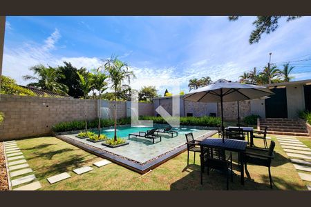 Piscina de casa de condomínio à venda com 4 quartos, 500m² em Medeiros, Jundiaí