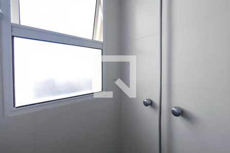 Banheiro de apartamento à venda com 2 quartos, 59m² em Vila Faustina Ii, Campinas