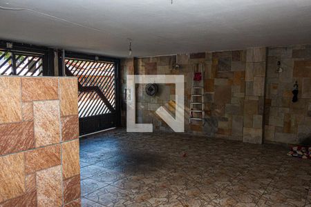 Garagem de casa à venda com 3 quartos, 300m² em Jardim Sabara, São Paulo