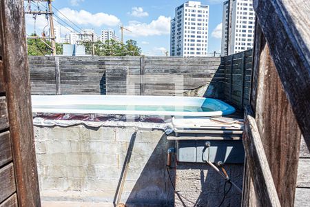 Piscina de casa à venda com 3 quartos, 300m² em Jardim Sabara, São Paulo