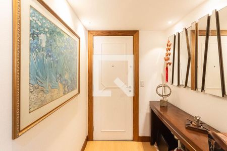 Hall de entrada de apartamento à venda com 3 quartos, 170m² em Tijuca, Rio de Janeiro