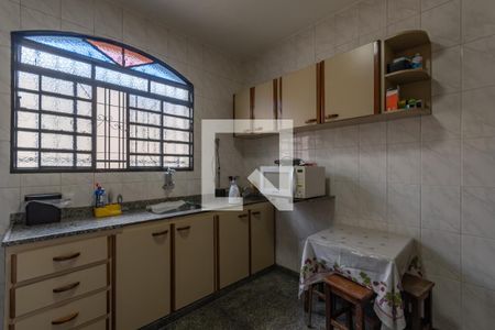 Cozinha de casa à venda com 3 quartos, 360m² em Candelária, Belo Horizonte