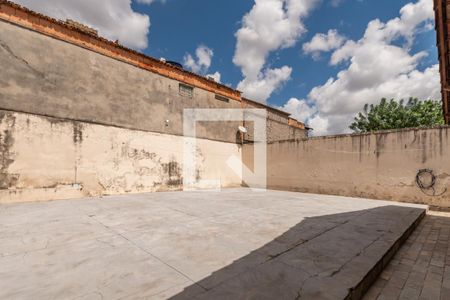 Quintal de casa à venda com 3 quartos, 360m² em Candelária, Belo Horizonte