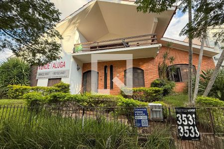 Fachada de casa para alugar com 7 quartos, 500m² em Chácara das Pedras, Porto Alegre