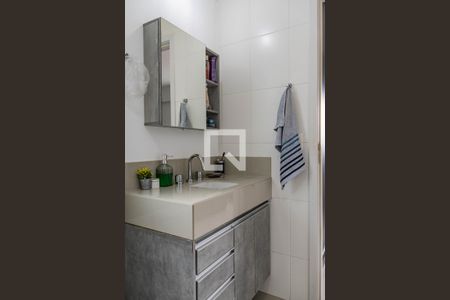 Banheiro da Suíte de apartamento para alugar com 3 quartos, 93m² em Caiçaras, Belo Horizonte