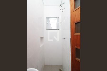 Banheiro da Suíte de apartamento para alugar com 2 quartos, 42m² em Parque Mandaqui, São Paulo