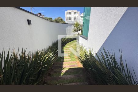 Corredor de casa à venda com 3 quartos, 225m² em Jardim Ipaussurama, Campinas