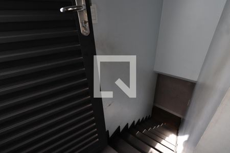 Escada de casa à venda com 1 quarto, 240m² em Vila Fernandes, São Paulo