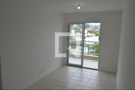 Sala de apartamento para alugar com 3 quartos, 77m² em Jacarepaguá, Rio de Janeiro