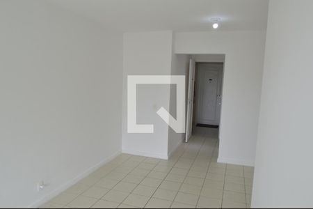 Sala de apartamento para alugar com 3 quartos, 77m² em Jacarepaguá, Rio de Janeiro