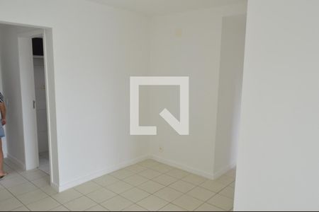 Sala de apartamento para alugar com 3 quartos, 77m² em Jacarepaguá, Rio de Janeiro