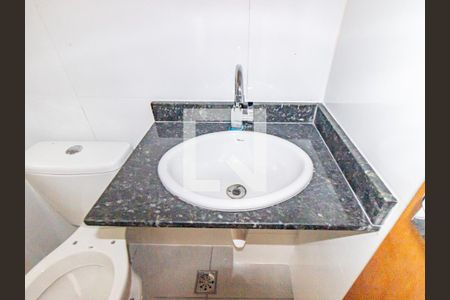 Banheiro de apartamento à venda com 2 quartos, 50m² em Vila Libanesa, São Paulo