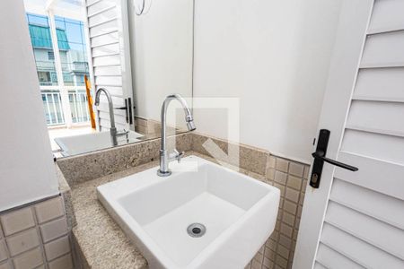 Lavabo de apartamento à venda com 2 quartos, 123m² em Bela Vista, São Paulo
