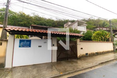 Fachada de casa à venda com 5 quartos, 750m² em Serra Grande, Niterói