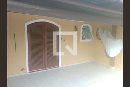 Área Externa de casa à venda com 3 quartos, 159m² em Vila Medeiros, São Paulo