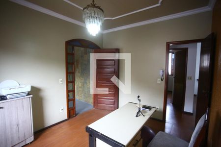 Sala de casa à venda com 6 quartos, 360m² em João Pinheiro, Belo Horizonte