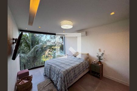 Suíte de casa de condomínio à venda com 5 quartos, 554m² em Vargem Pequena, Rio de Janeiro