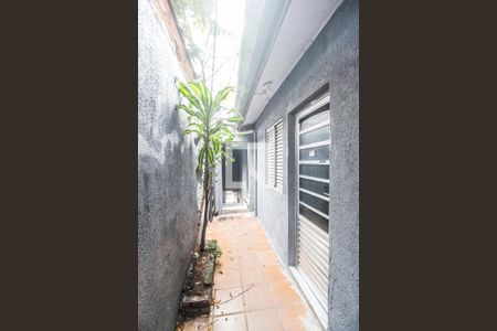 Entrada de kitnet/studio para alugar com 1 quarto, 20m² em Parque Roseira, Carapicuíba