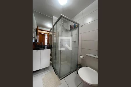 Banheiro de apartamento à venda com 2 quartos, 48m² em Samambaia Norte (samambaia), Brasília