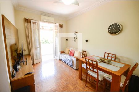 Sala de apartamento à venda com 2 quartos, 74m² em Grajaú, Rio de Janeiro