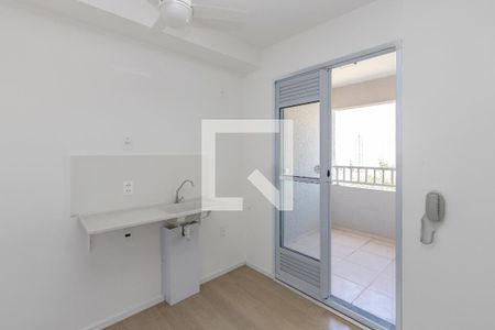 Sala/Cozinha de apartamento para alugar com 2 quartos, 30m² em Jardim Aeroporto, São Paulo