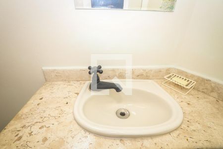 Lavabo de casa de condomínio à venda com 3 quartos, 350m² em Jardim Panorama, São Paulo