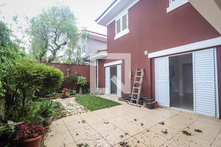 Quintal de casa de condomínio à venda com 3 quartos, 350m² em Jardim Panorama, São Paulo