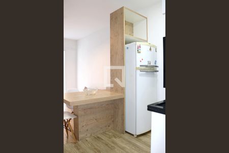 Cozinha de apartamento para alugar com 1 quarto, 38m² em Vila Castelo, São Paulo