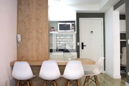 Cozinha de apartamento para alugar com 1 quarto, 38m² em Vila Castelo, São Paulo