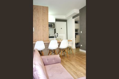 Sala de estar de apartamento à venda com 1 quarto, 38m² em Vila Castelo, São Paulo