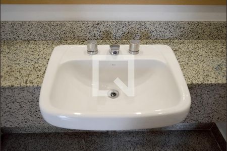 Studio- banheiro de kitnet/studio à venda com 1 quarto, 32m² em Jardim Paulista, São Paulo