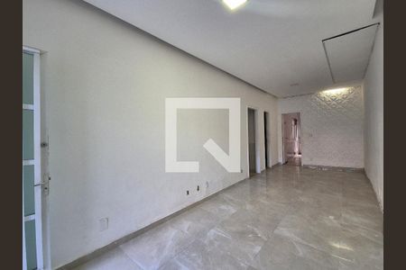 Sala de casa de condomínio à venda com 2 quartos, 105m² em Vargem Pequena, Rio de Janeiro
