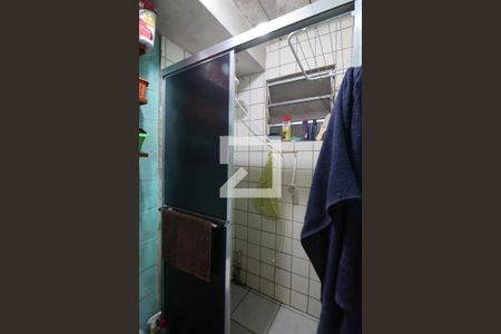 Banheiro de apartamento à venda com 2 quartos, 42m² em Estância Velha, Canoas