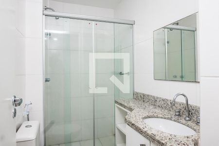 Banheiro de apartamento à venda com 2 quartos, 88m² em Itaipu, Niterói