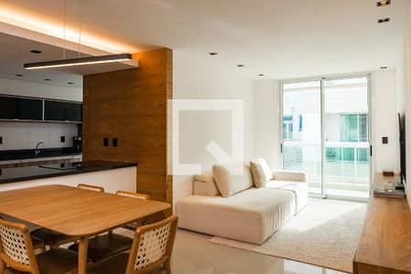 Sala de apartamento à venda com 2 quartos, 88m² em Itaipu, Niterói