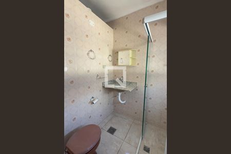 Banheiro de apartamento para alugar com 1 quarto, 52m² em Aviação, Praia Grande