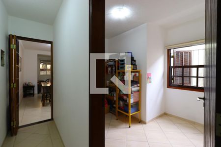 Corredor interno de casa para alugar com 3 quartos, 150m² em Jardim Monte Libano, Santo André