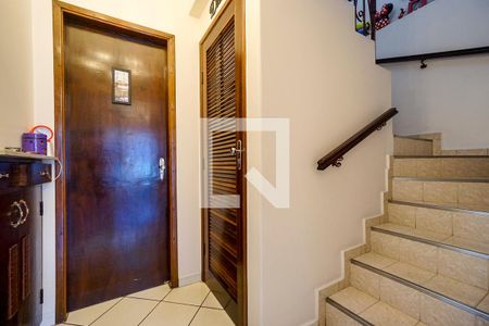 Hall da escada de casa à venda com 3 quartos, 170m² em Vila Matilde, São Paulo