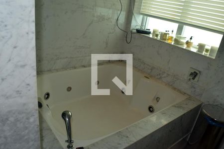 Banheiro 3 de apartamento à venda com 4 quartos, 830m² em Barra da Tijuca, Rio de Janeiro