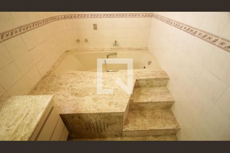 Banheiro da Suíte de apartamento para alugar com 3 quartos, 140m² em Jardim Avelino, São Paulo