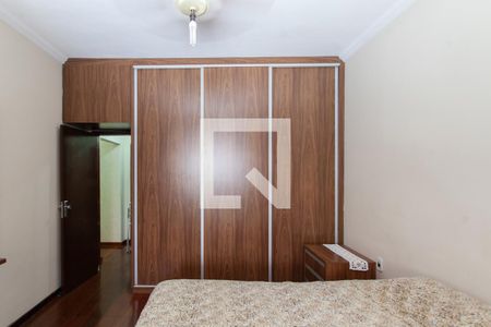 Quarto 1 de casa à venda com 3 quartos, 400m² em Santa Cruz, Belo Horizonte