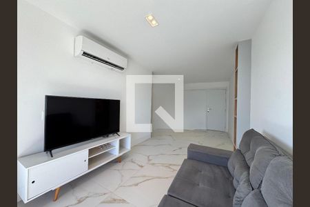 Sala de apartamento para alugar com 2 quartos, 79m² em Barra da Tijuca, Rio de Janeiro